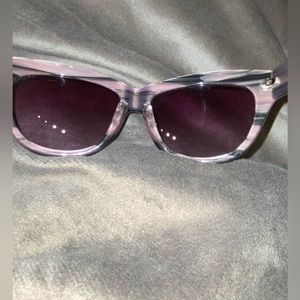 Tres a go-go sunglasses